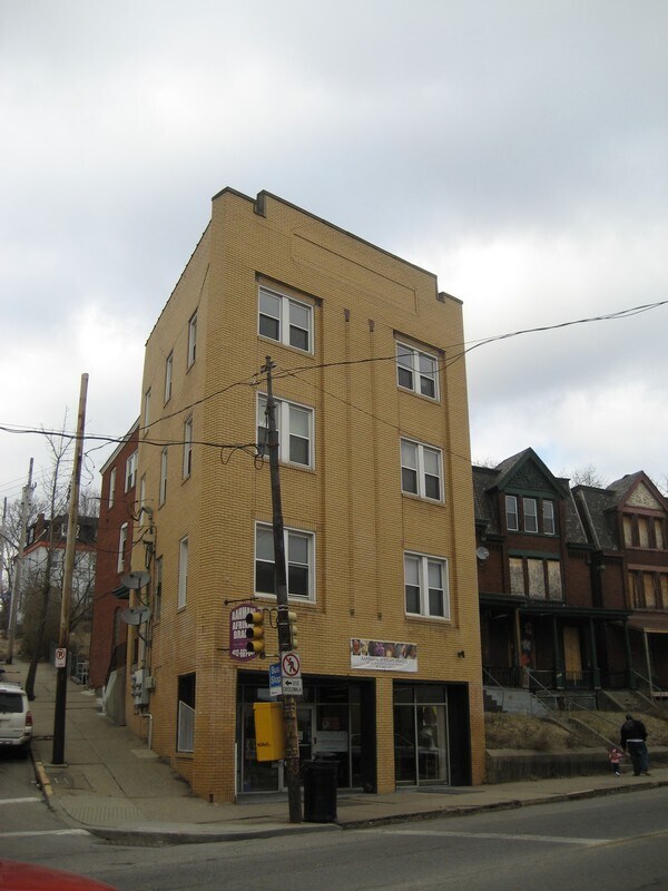 Building Photo - 104 N Graham St
