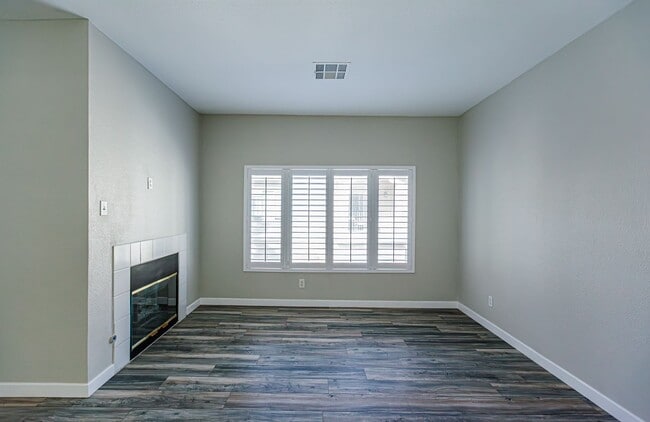 Building Photo - Green Valley Condo