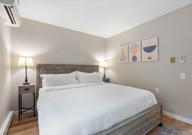 Building Photo - 1217 E Wilson St