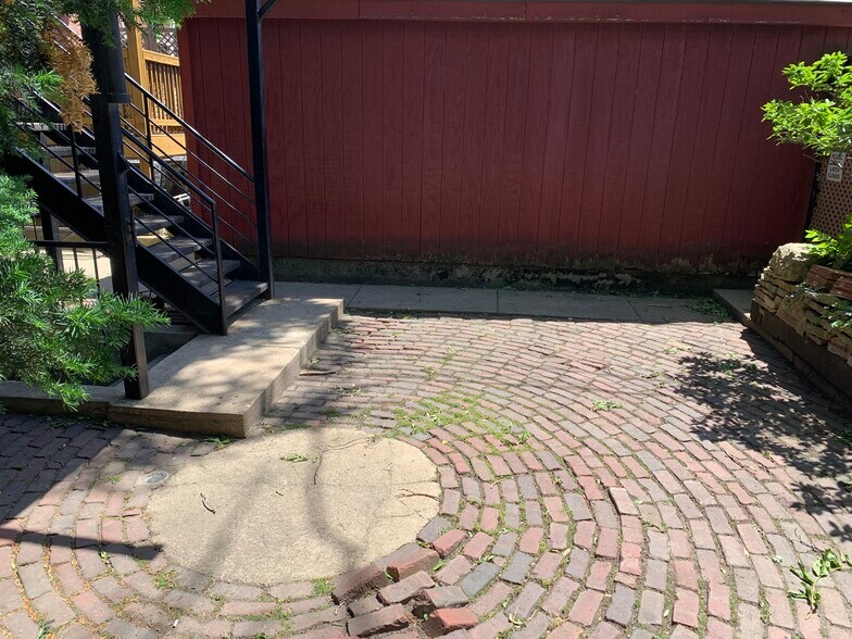 Building Photo - 2620 Dayton N St