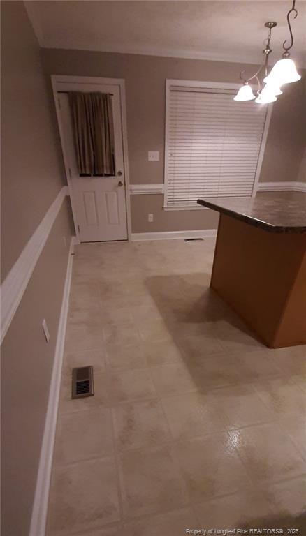 Building Photo - 670 Amberdale Cir W