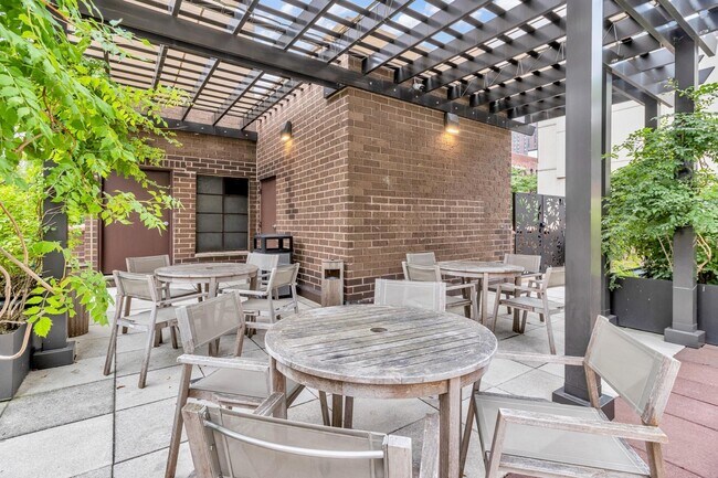 Building Photo - 345 E 93rd St