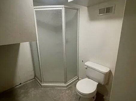 Downstairs Bath - 4225 N Kinser Pike
