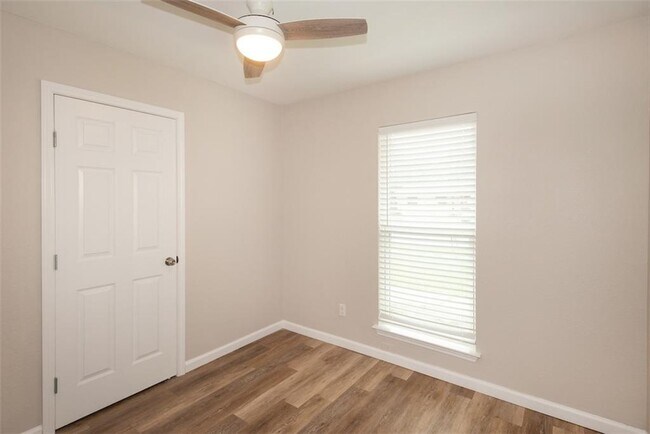 Building Photo - 6026 Bluebell Cir