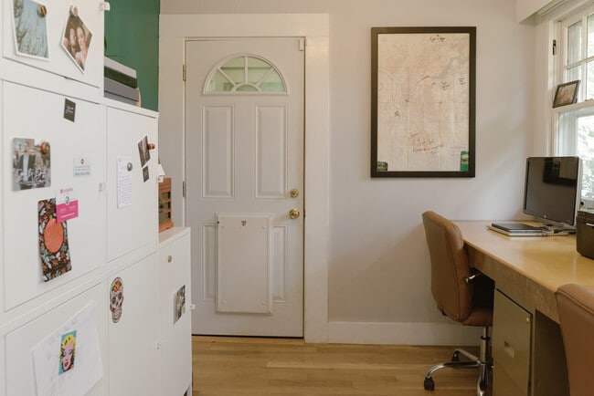 Building Photo - 1707 W 43rd St