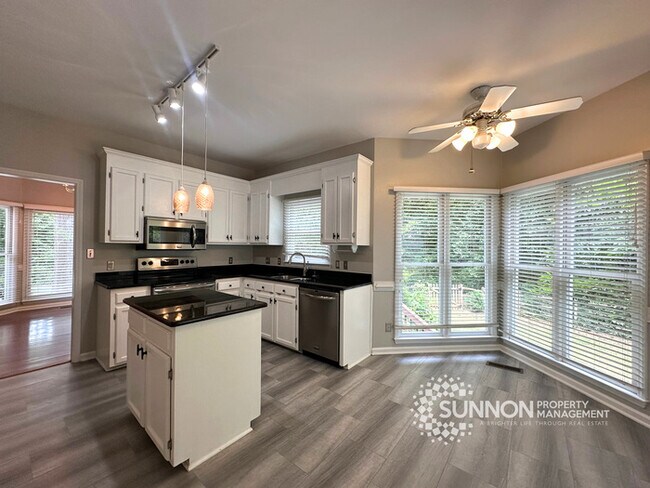 Building Photo - Spacious 4-Bedroom Home in Davis LakeSpacious 4-Bedroom Home in Davis