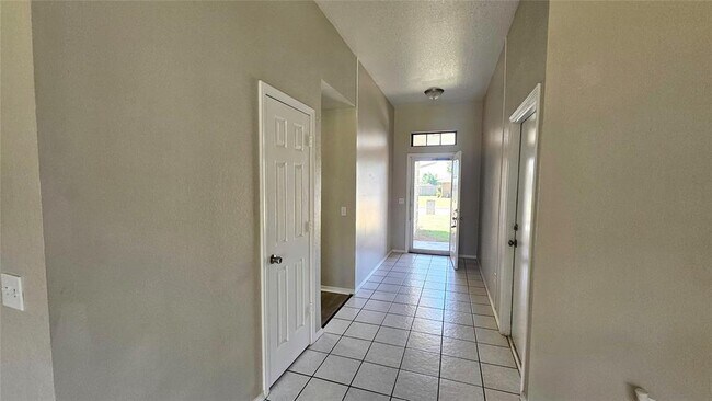Building Photo - 1609 Rocky Mountain Way