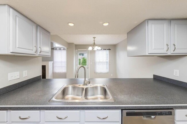 Building Photo - 2439 Sutter Pkwy