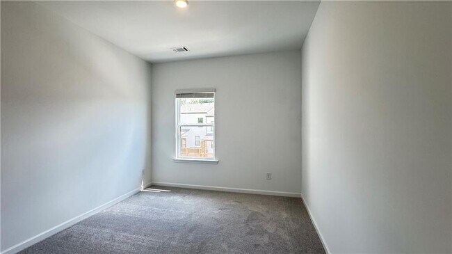 Building Photo - 104 Holt Ln