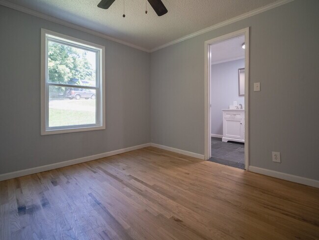 Building Photo - "Charming 3-Bedroom Home in Cramerton - Spacious 1217 Sq Ft with 2 Full Baths!"