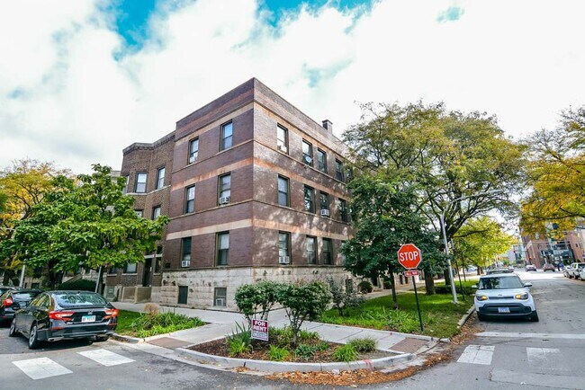 Primary Photo - 1148 W Waveland Ave