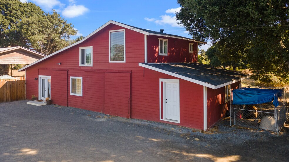 Building Photo - 1081 Moss Rd
