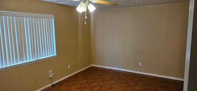 Building Photo - 9331 Meaux Dr