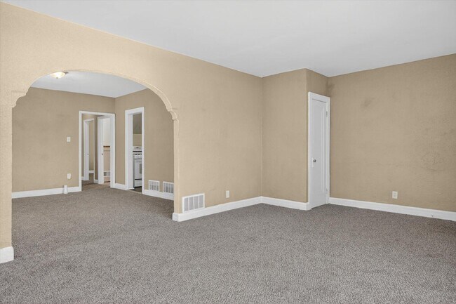 Building Photo - 3825 Waverly St