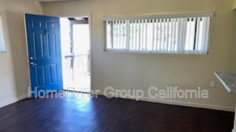 Building Photo - 683 El Camino Ave