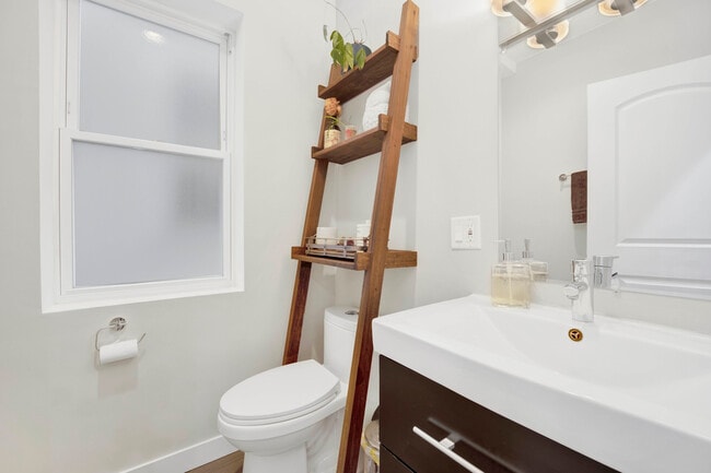 Building Photo - 1626 N Spaulding Ave