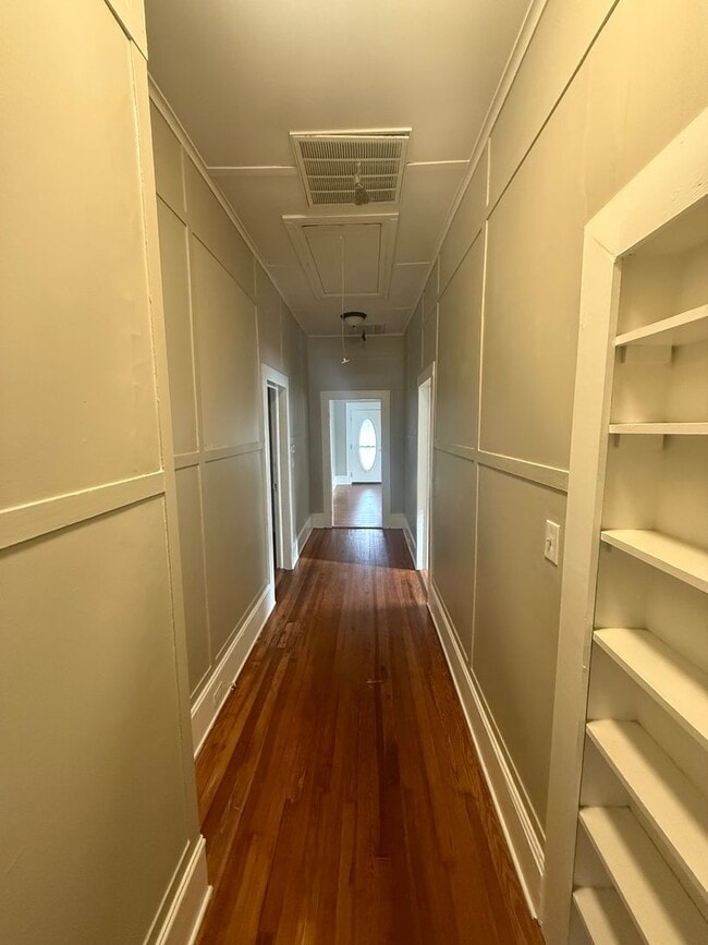 Building Photo - Freshly Renovated Clover Charmer — Walk to...