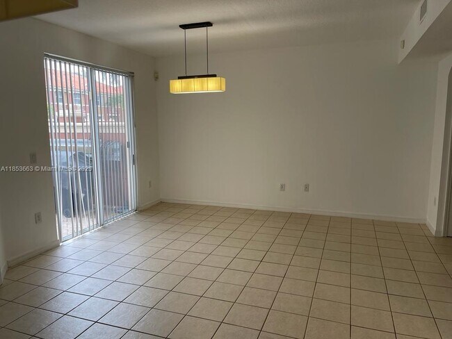Building Photo - 6141 NW 115th Pl