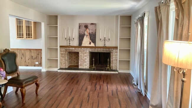 Building Photo - 61 Foxcroft Rd