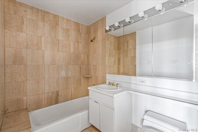 Building Photo - 112-01 Queens Blvd