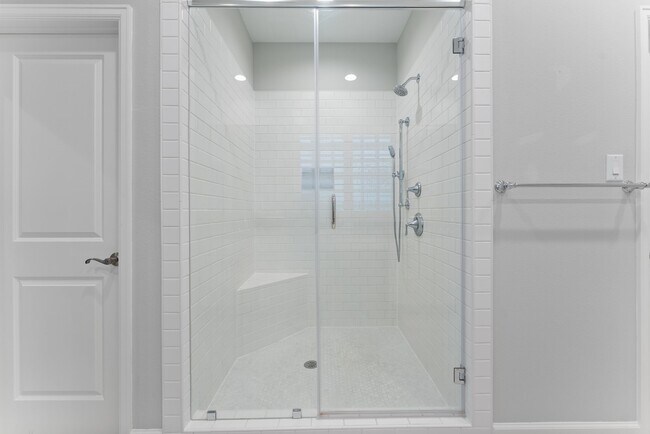 Building Photo - 114 Magnolia Green St