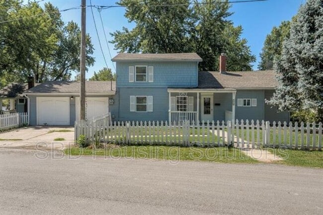Primary Photo - 10719 E 19th Terrace
