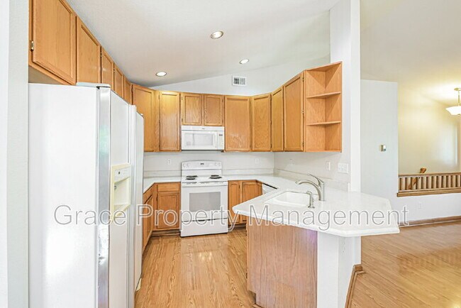 Building Photo - 2586 E 125th Pl