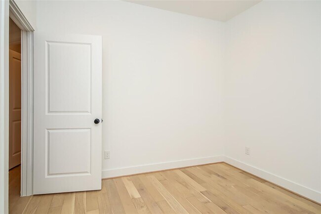 Building Photo - 3044 Truxillo St