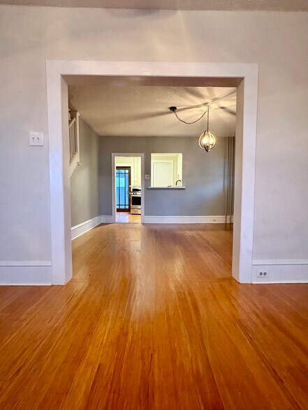 Building Photo - 509 Nutt Rd