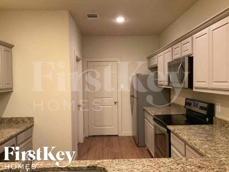 Building Photo - 9923 Rio Doso Dr