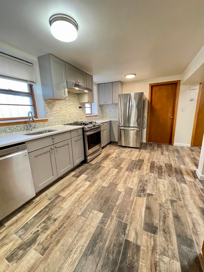 Building Photo - 230 Webster Ave