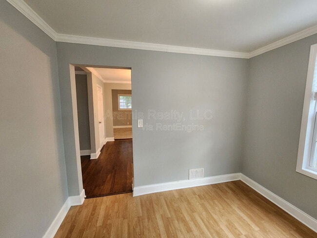 Building Photo - 1733 Beecher St SW