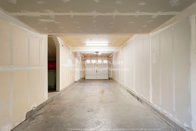 Building Photo - 720 NW 118th Ave