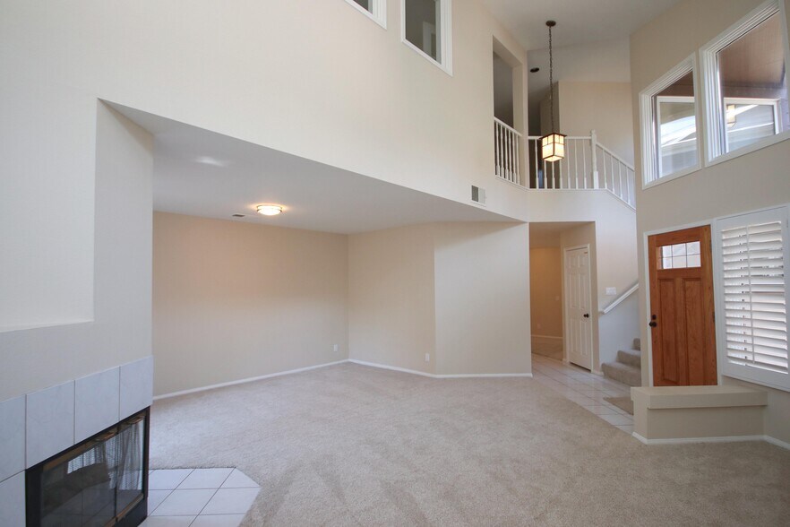 Building Photo - 1074 Rocton Dr