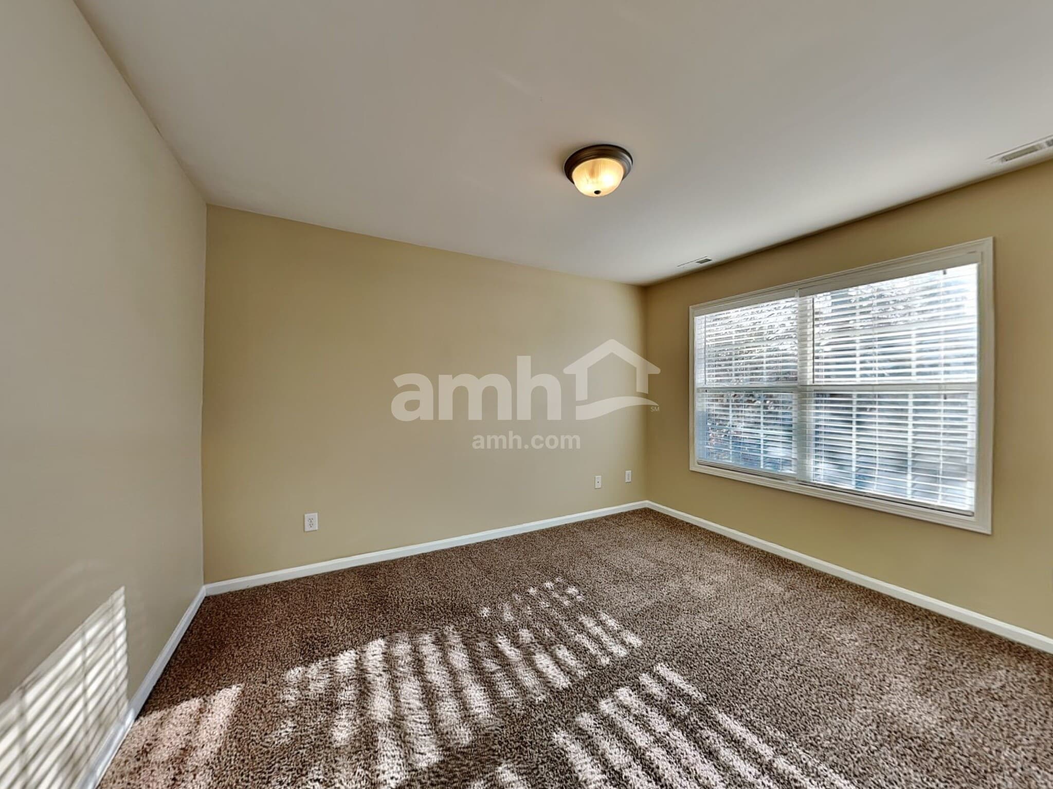 Building Photo - 218 Spinel Ln
