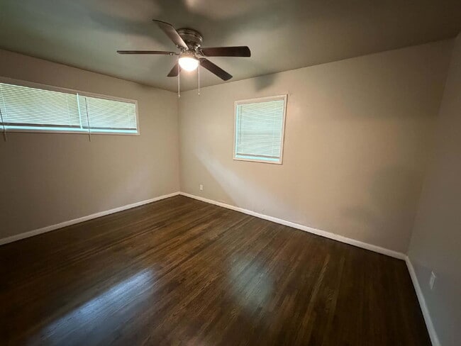 Building Photo - 3-Bed Home with Gleaming Hardwood Floors in Tulsa