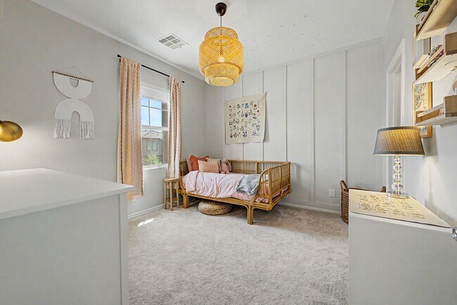 Building Photo - Upgraded 4 bedroom home in Skye Canyon gated community!