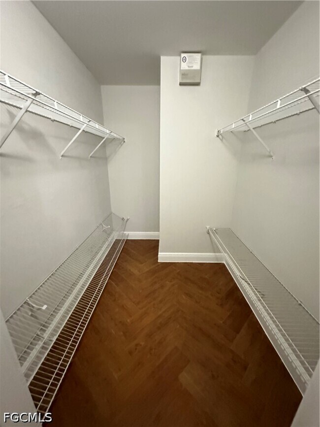 Building Photo - 1706 Kismet Pkwy E