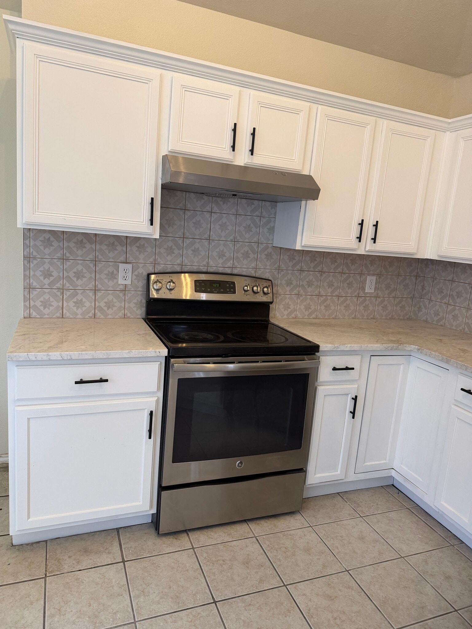 Building Photo - 8107 Valley Trl