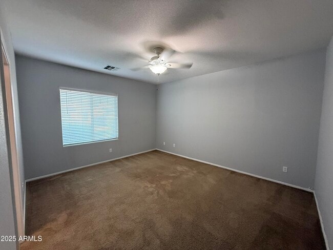 Building Photo - 885 E Cherry Hills Dr