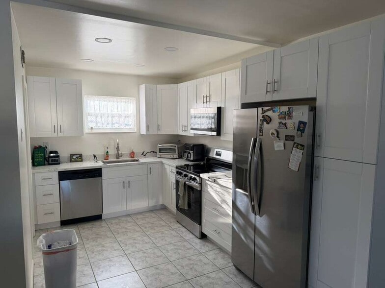 fully renovated kitchen with new appliances - 4532 Bougainvilla Dr