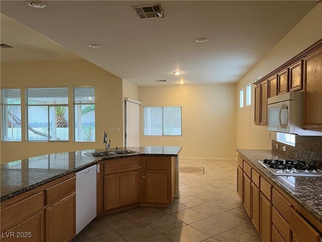 Building Photo - 2855 Grande Valley Dr