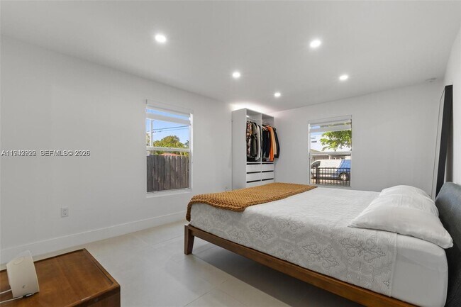 Building Photo - 4430 NW 1st Ave