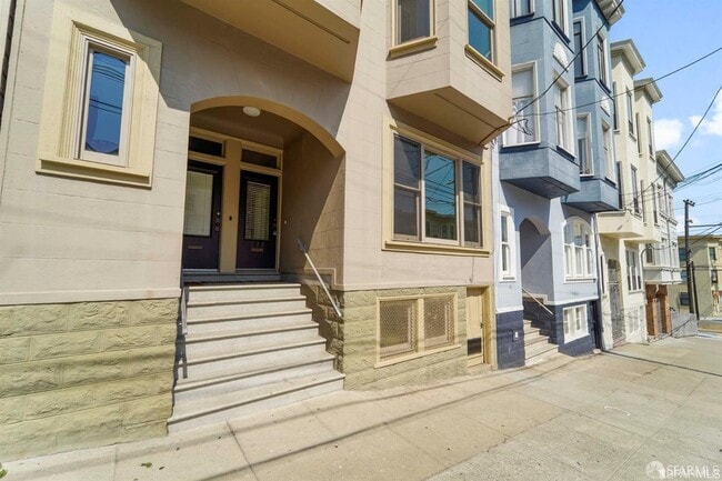 Building Photo - 928 Greenwich St