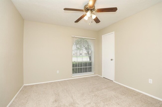Building Photo - 15822 Whipple Tree Dr