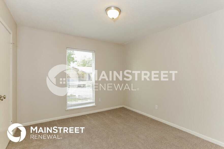 Building Photo - 817 Sandalwood Ln