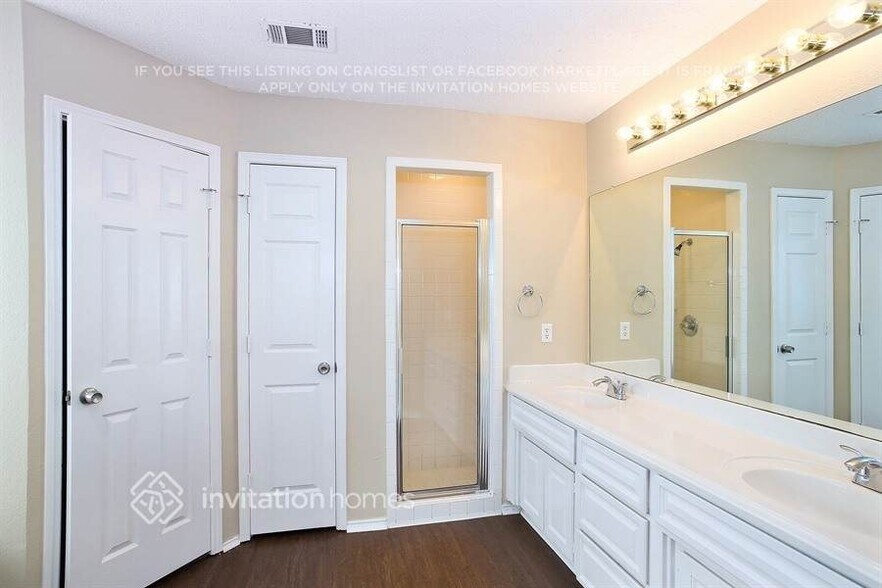 Building Photo - 1427 New Haven Dr