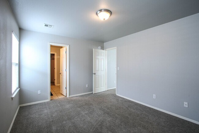 Building Photo - Bixby Schools - 3 bedroom split plan