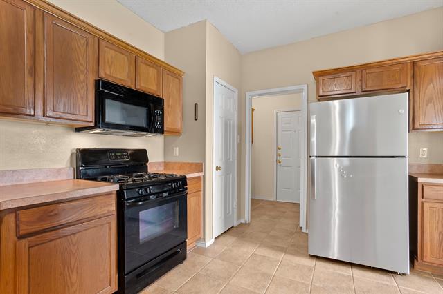 Building Photo - 1418 Deville Cir