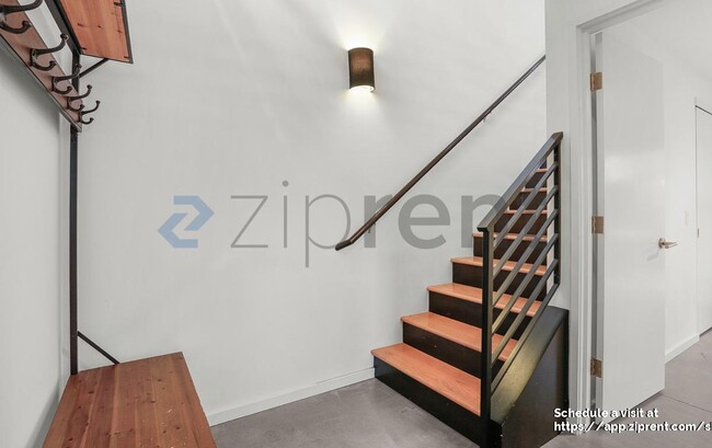 Building Photo - 3646 36th Ave S